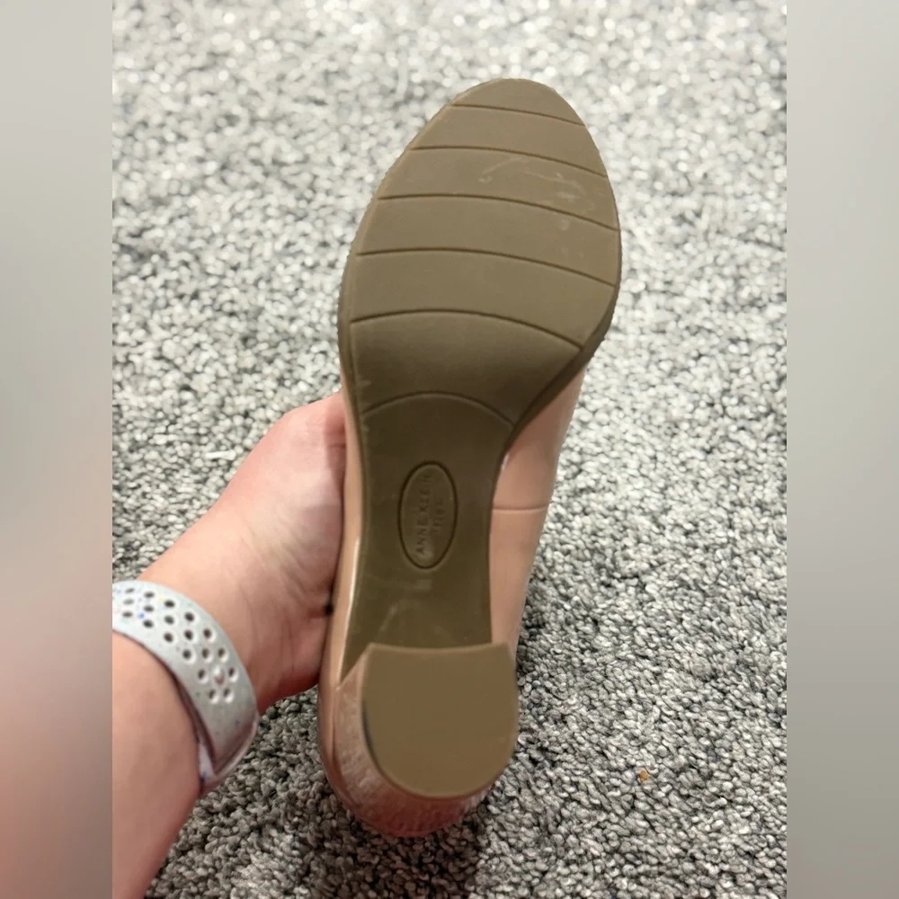 Anne Klein Women's Castana Round Toe Block Heel Pumps - Picture 6 of 6